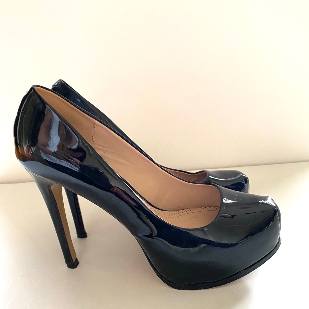 Pour la Victoire Black Patent Pump Heels